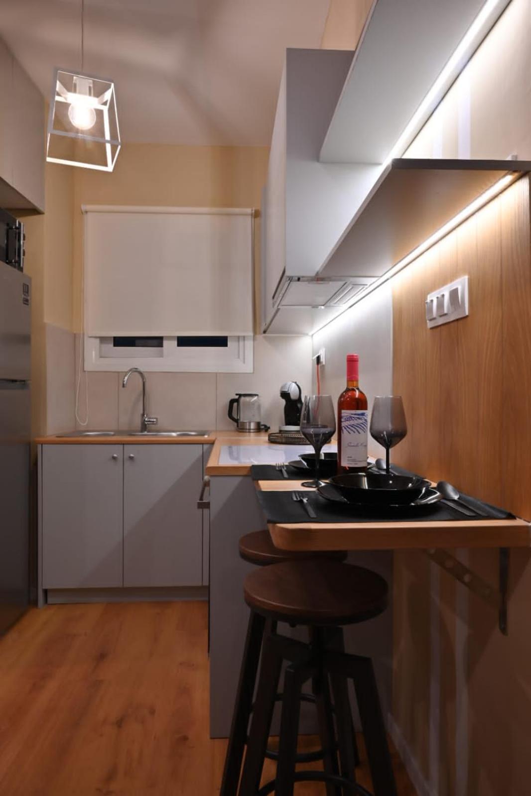Modern Two Bedroom Apartment At Koukaki เอเธนส์ ภายนอก รูปภาพ